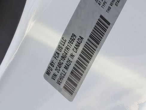 New 2026 Chrysler Pacifica Select image 32