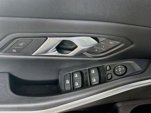 Used 2025 BMW 330i Sedan w/ Convenience Package RWD image 15