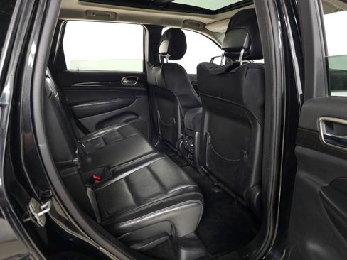 Used 2011 Jeep Grand Cherokee Laredo AWD/4WD image 30