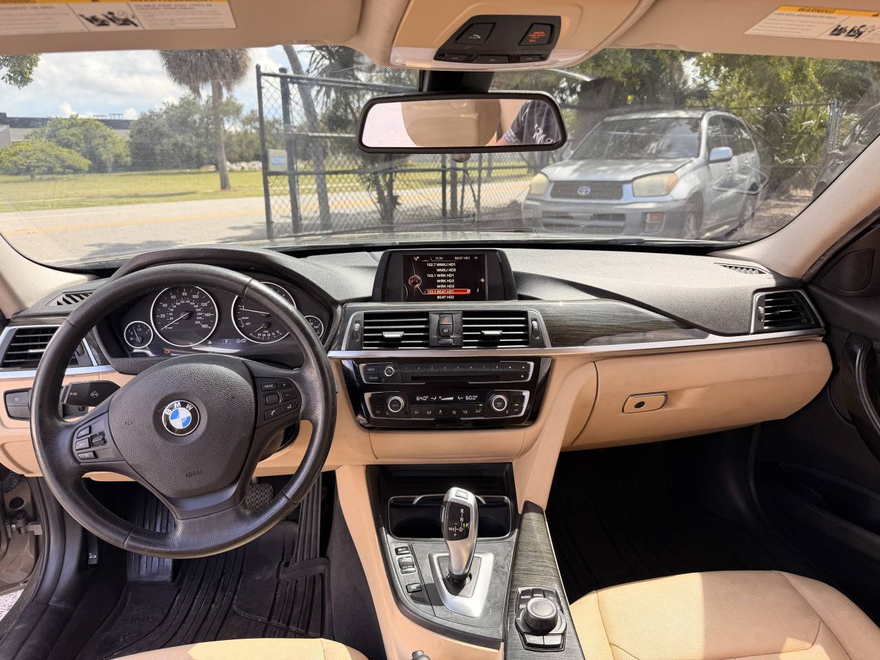 Used 2017 BMW 320i Sedan RWD image 12