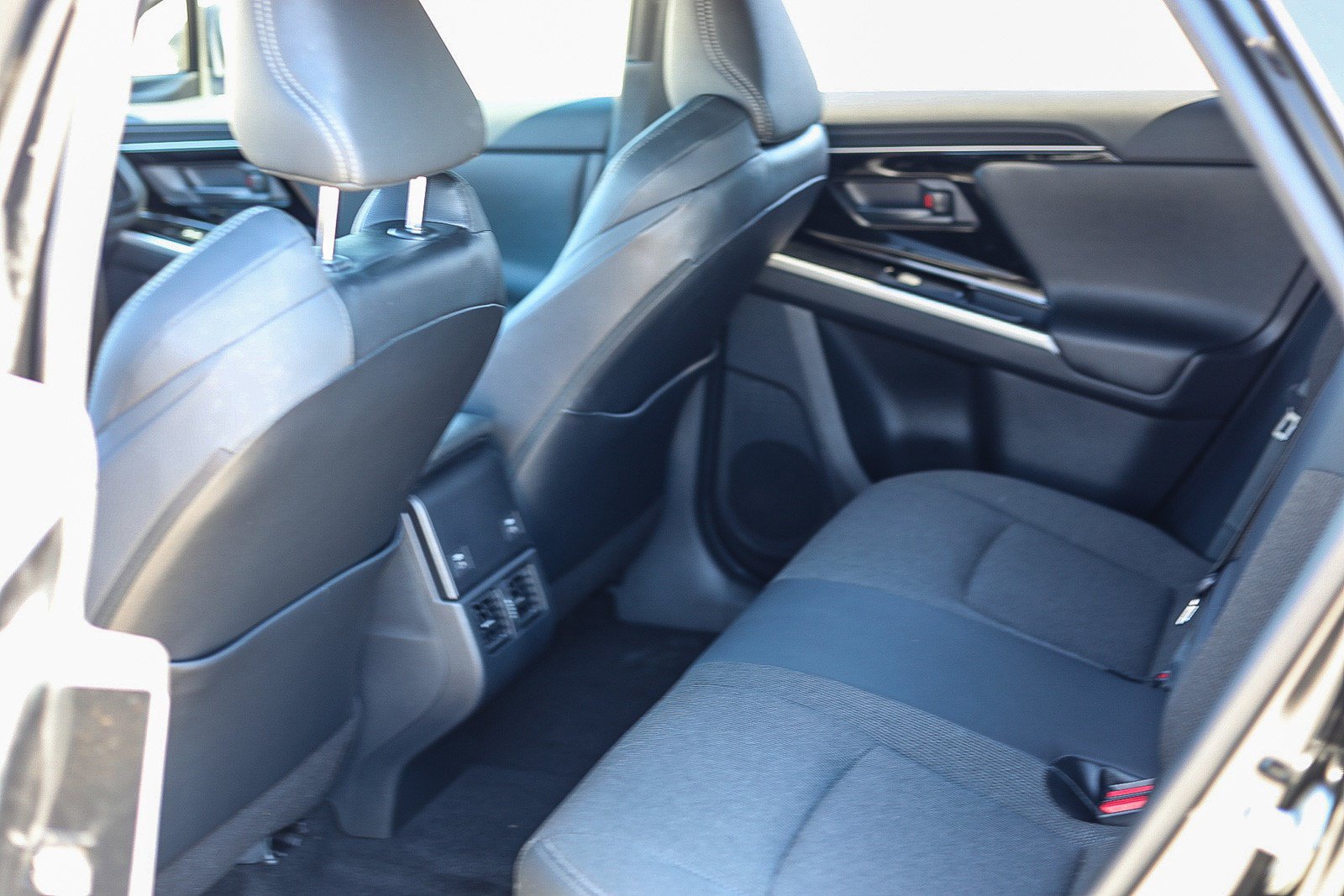Used 2025 Toyota bZ4X FWD w/ Weather Package image 18