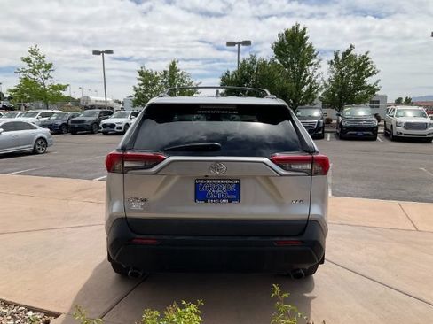Used 2019 Toyota RAV4 XLE FWD image 6