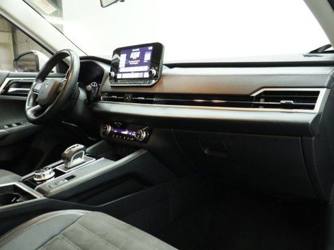 Used 2024 Mitsubishi Outlander SE FWD image 21