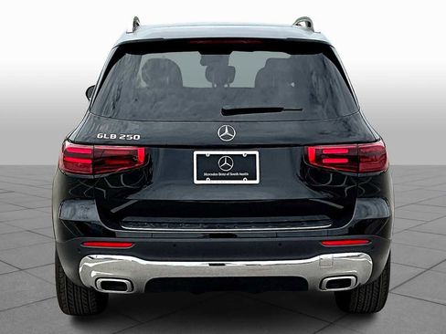 Used 2025 Mercedes-Benz GLB 250 GLB 250 image 4