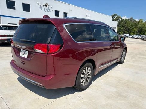 Used 2020 Chrysler Pacifica Touring-L Plus w/ Advanced Safetytec Group FWD image 52