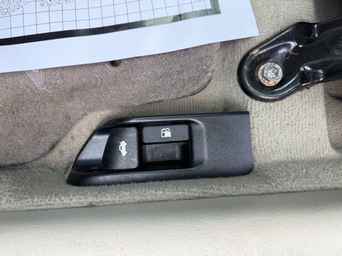 Used 2010 Toyota Camry LE FWD image 20