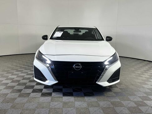 Used 2024 Nissan Altima 2.5 S image 3