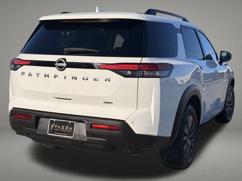 Used 2025 Nissan Pathfinder SV image 5