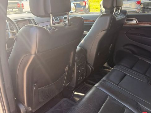 Used 2012 Jeep Grand Cherokee Limited w/ Luxury Group II image 17