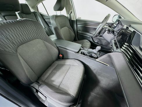 Used 2025 Toyota Camry LE image 31