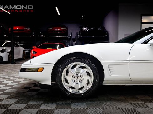 Used 1995 Chevrolet Corvette Coupe image 11