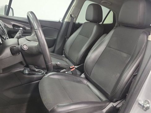 Used 2022 Buick Encore Preferred w/ Safety Package FWD image 22