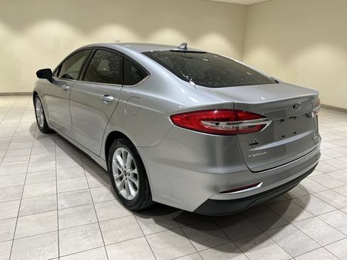 Used 2020 Ford Fusion SE FWD image 3