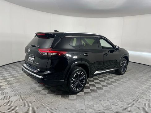 Used 2024 Nissan Rogue Platinum image 7