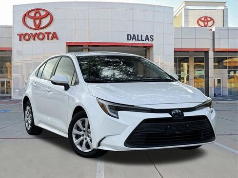 Used 2024 Toyota Corolla LE image 1