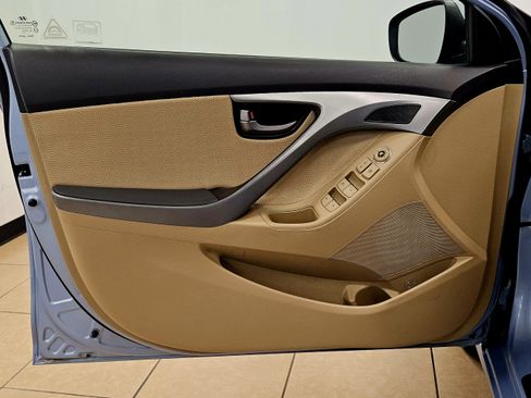 Used 2012 Hyundai Elantra Limited image 12