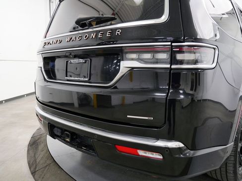 Used 2022 Jeep Grand Wagoneer Series III w/ Rear Seat Video Group 1 AWD/4WD image 45