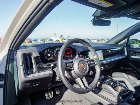Used 2024 Porsche Cayenne S image 66