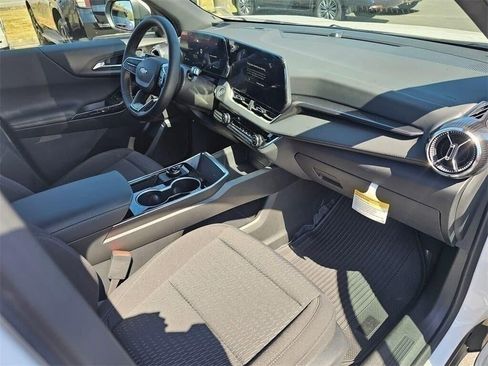 New 2026 Chevrolet Equinox LT w/ Safety and Technology Package FWD image 11