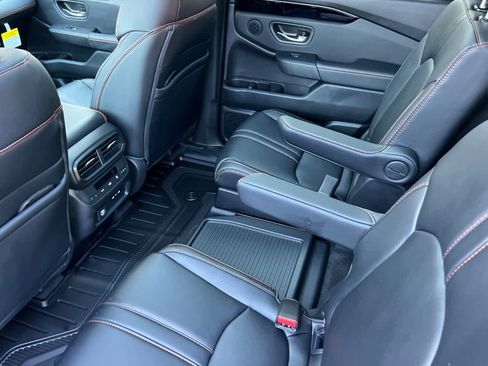 New 2025 Honda Pilot TrailSport image 4