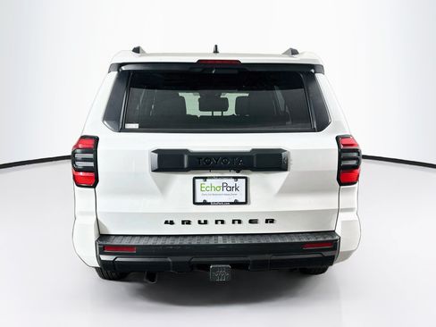 Used 2025 Toyota 4Runner SR5 AWD/4WD image 7