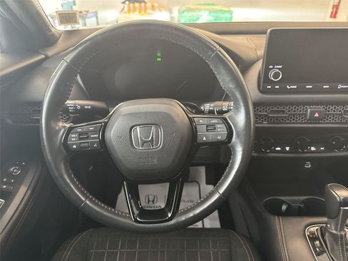 Used 2024 Honda HR-V Sport image 11