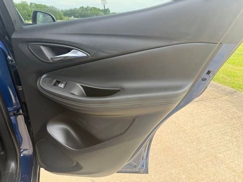 Used 2023 Buick Encore GX Essence FWD image 14