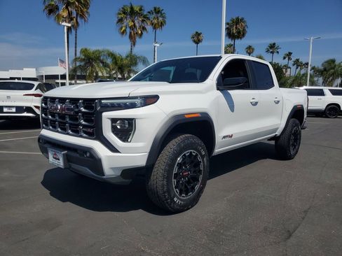 New 2026 GMC Canyon AT4 image 2