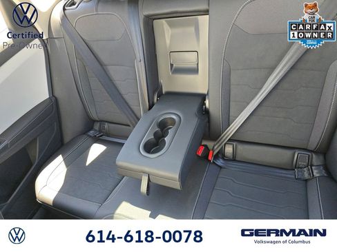 Certified 2025 Volkswagen Taos SE w/ Panoramic Sunroof Package AWD/4WD image 18