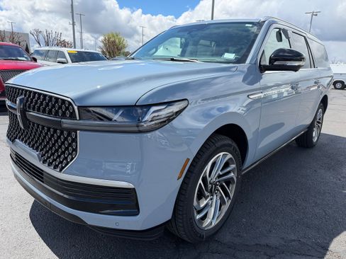 New 2026 Lincoln Navigator L Reserve AWD/4WD image 7