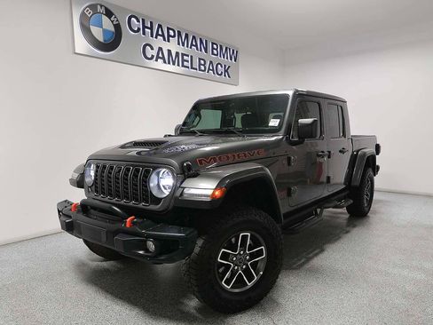 Used 2025 Jeep Gladiator Mojave AWD/4WD image 1
