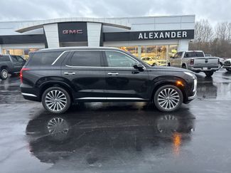 Used 2025 Hyundai Palisade Calligraphy video 2
