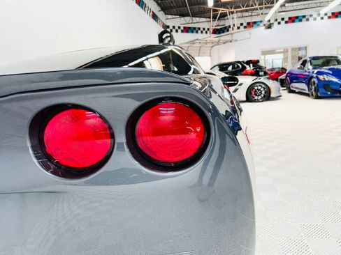 Used 2009 Chevrolet Corvette Coupe w/ Preferred Equipment Group RWD image 12