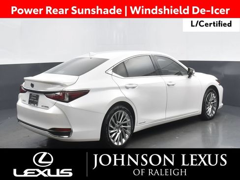 Used 2021 Lexus ES 300h Ultra Luxury w/ Accessory Package 2 FWD image 9