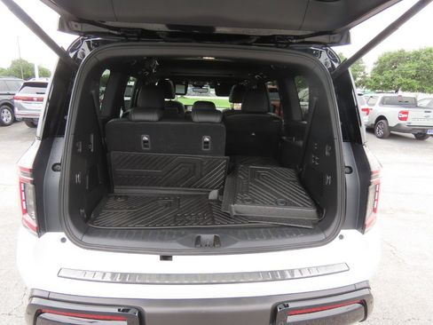 Used 2025 Nissan Armada PRO-4X w/ Pro-4X Premium Package AWD/4WD image 14