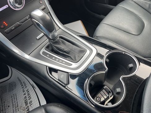 Used 2018 Ford Edge Titanium w/ Technology Package image 21