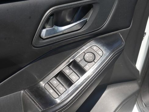 Used 2024 Nissan Rogue SV FWD image 12