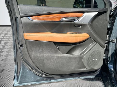 Used 2020 Cadillac XT5 Premium Luxury w/ LPO, Illumination Package image 22