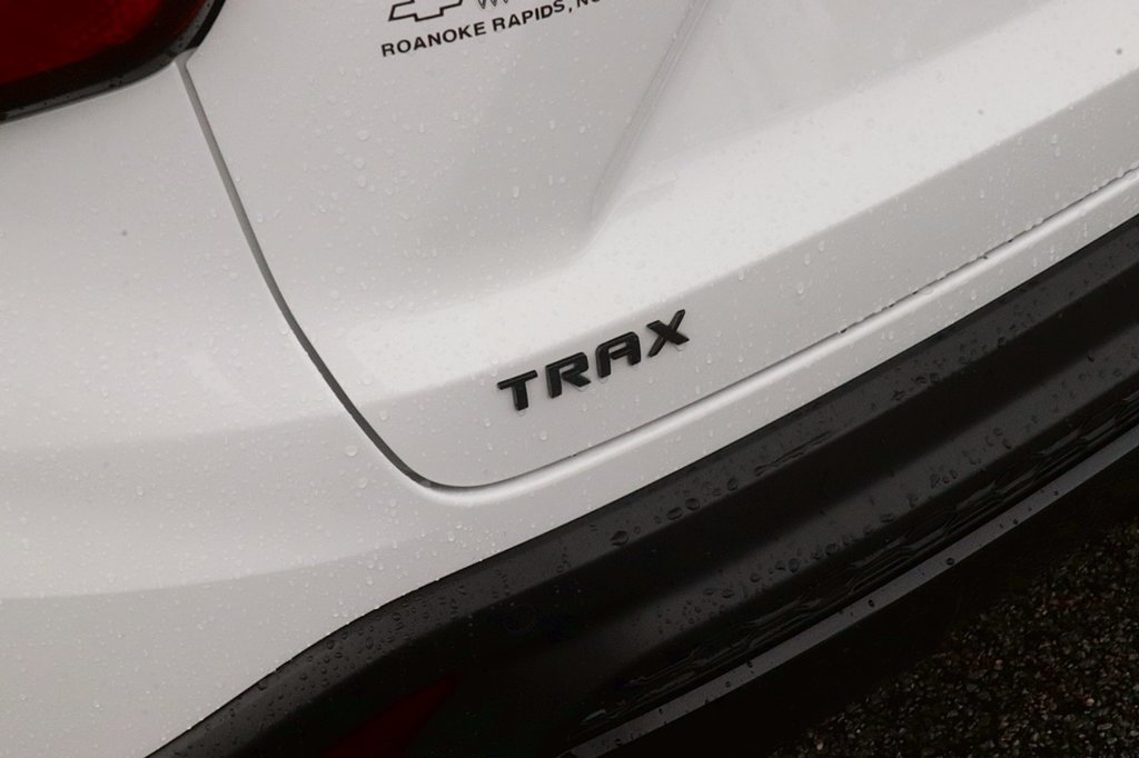 Used 2025 Chevrolet Trax RS w/ Sunroof Package FWD image 10