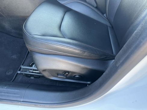 Used 2024 Jeep Compass Limited image 19