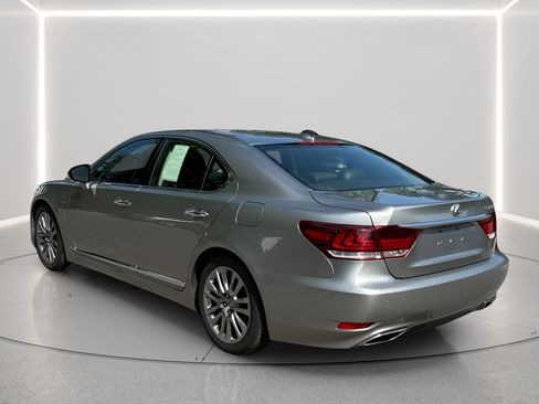 Used 2017 Lexus LS 460 RWD image 3