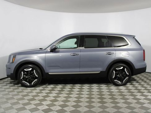 Used 2023 Kia Telluride S image 41
