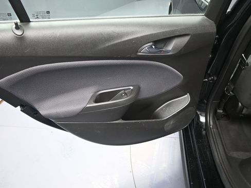 Used 2018 Chevrolet Cruze LT w/ Convenience Package image 26