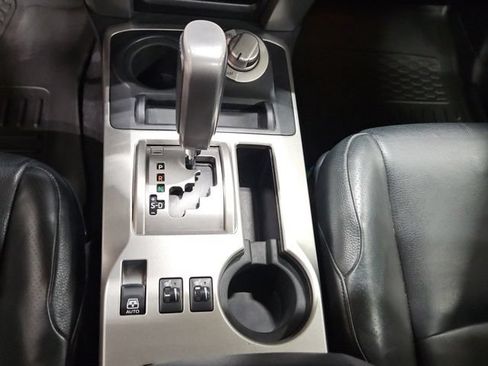 Used 2010 Toyota 4Runner Limited AWD/4WD image 37