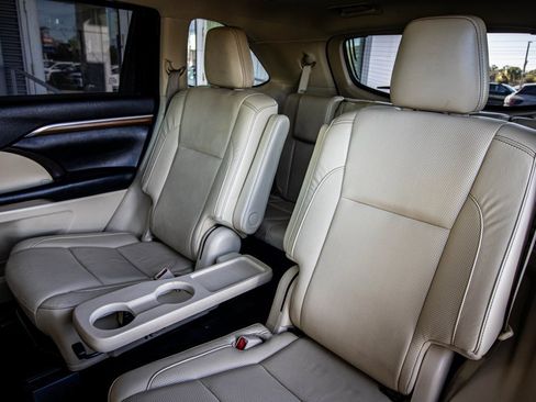 Used 2019 Toyota Highlander Limited image 50