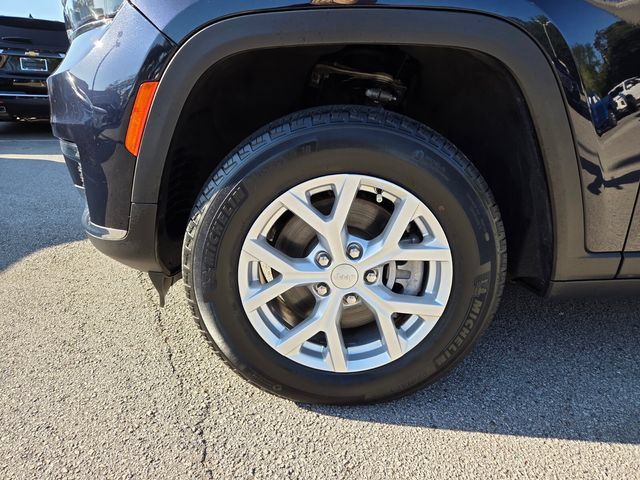 Used 2023 Jeep Grand Cherokee L Limited RWD image 11