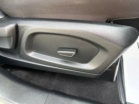 Used 2021 Ford Explorer XLT RWD image 28