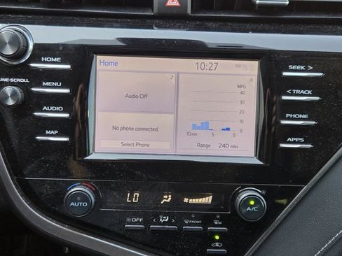 Used 2019 Toyota Camry SE FWD image 11