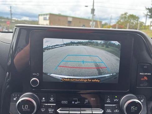 Used 2024 Toyota Highlander Limited image 23