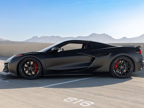 Used 2026 Chevrolet Corvette ZR1 w/ Stealth Interior Trim Package RWD image 14